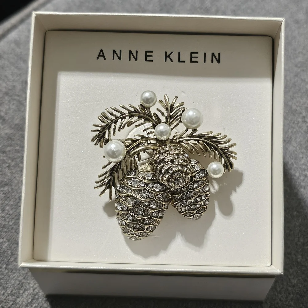 NWT Anne Klein Pine Cone Brooch Pin Pearls
